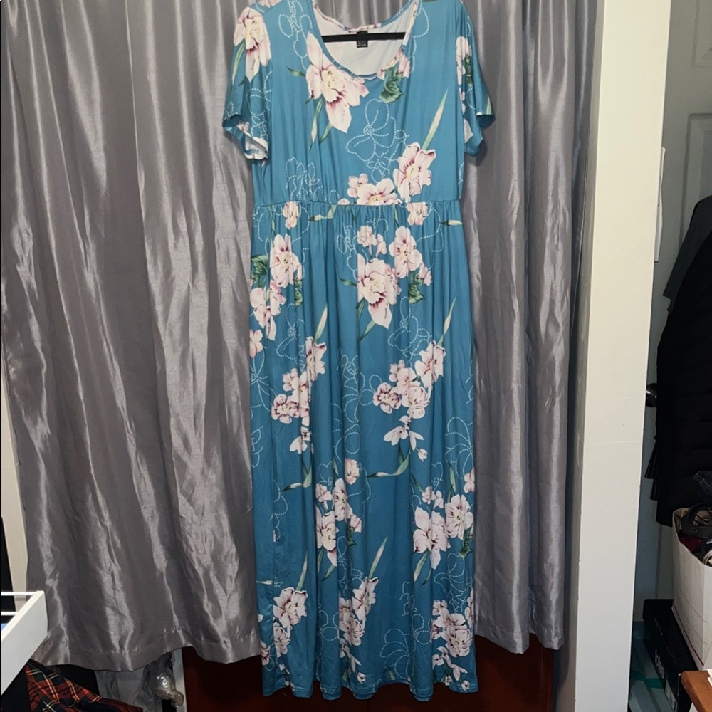 Chic Blue Floral Maxi Dress